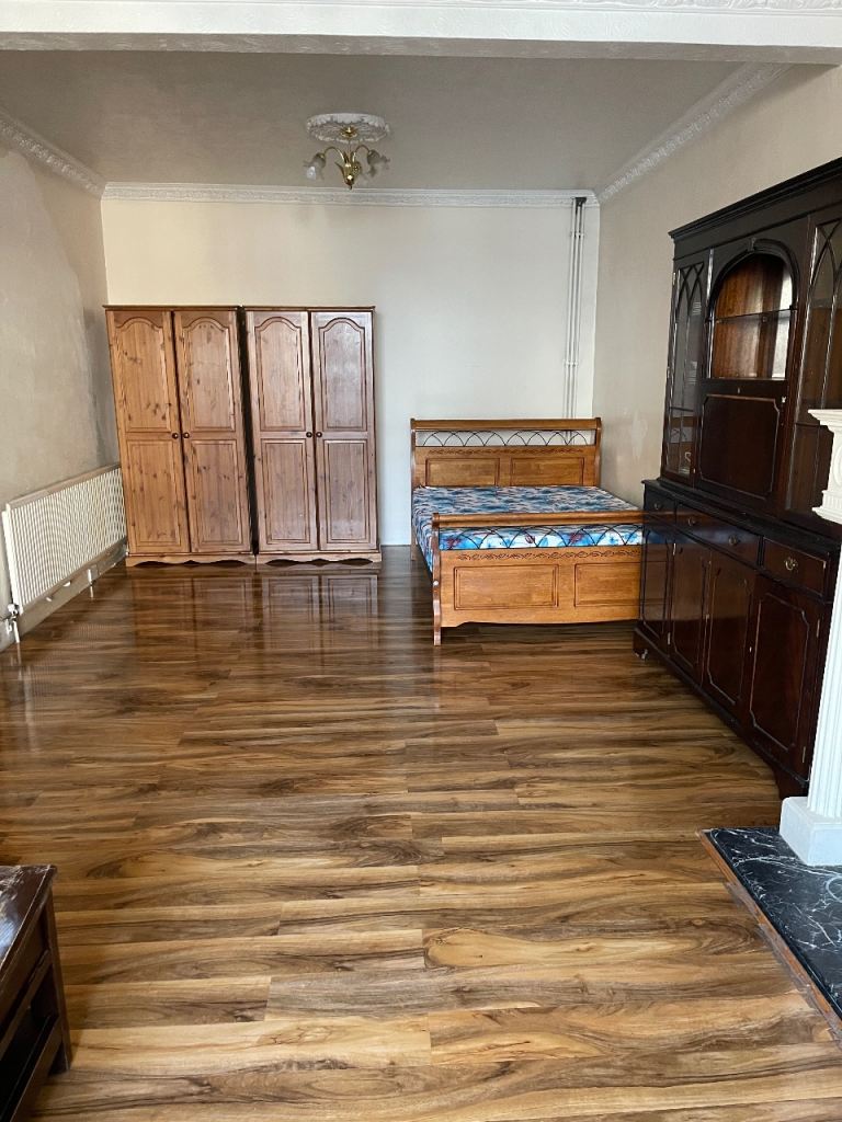 One King Size Room for rent at Dagenham East