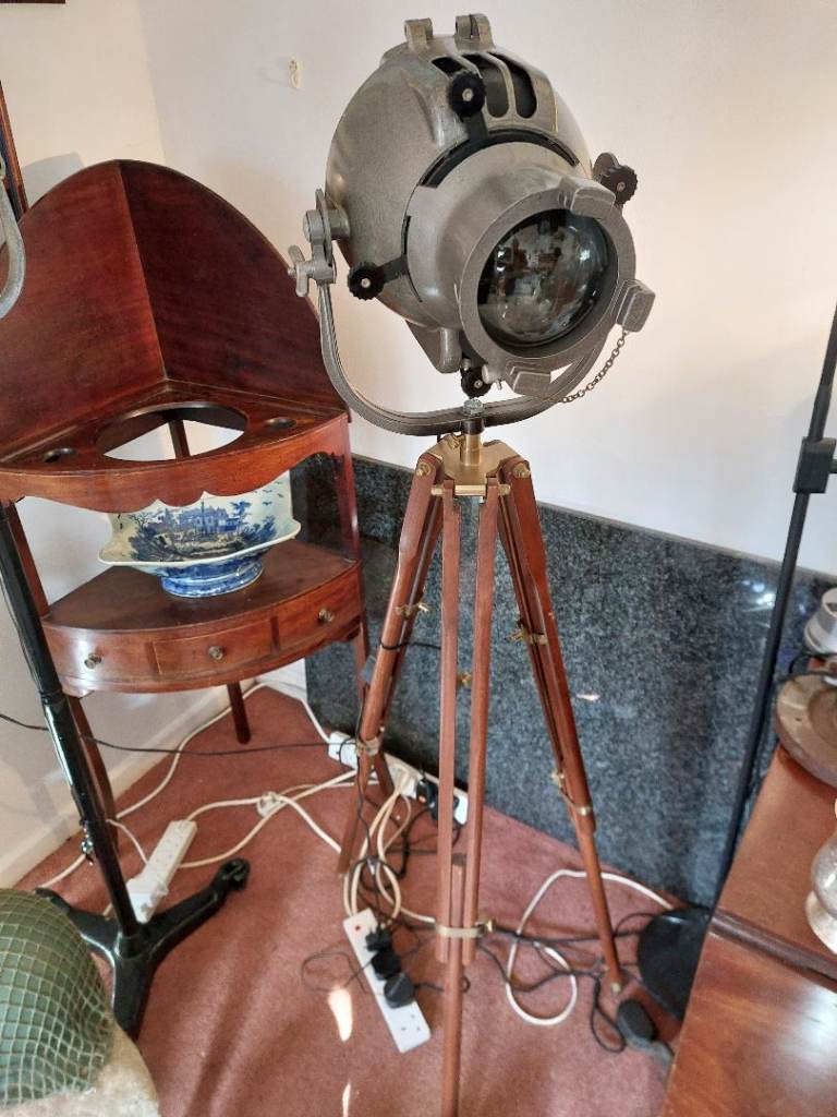 Strand theatre lamp