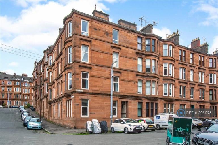 2 bedroom flat in Chancellor St, Glasgow, G11 (2 bed) (#2961278)