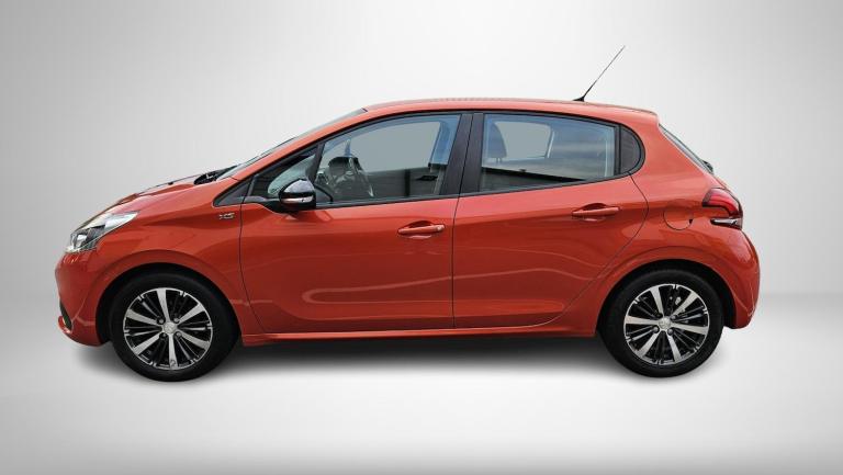 2016 Peugeot 208 1.2 PureTech XS White Hatchback 5dr Petrol Manual Euro 6 (82 ps) Hatchback Petro...