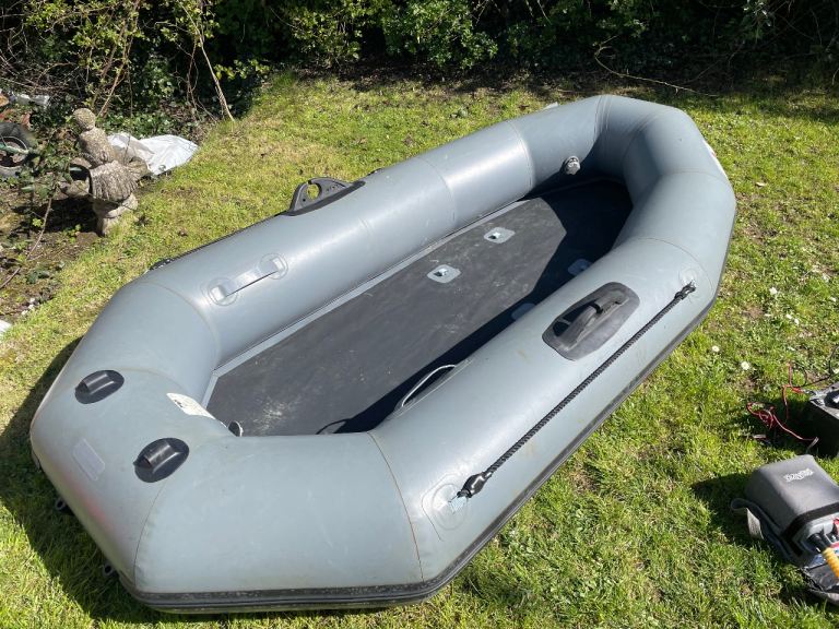 Avon Inflatable Dinghy M9 + Honda 2.3HP + Trolley