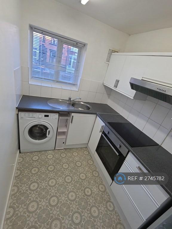 1 bedroom flat in Belgrave Road, London, E17 (1 bed) (#2745782)