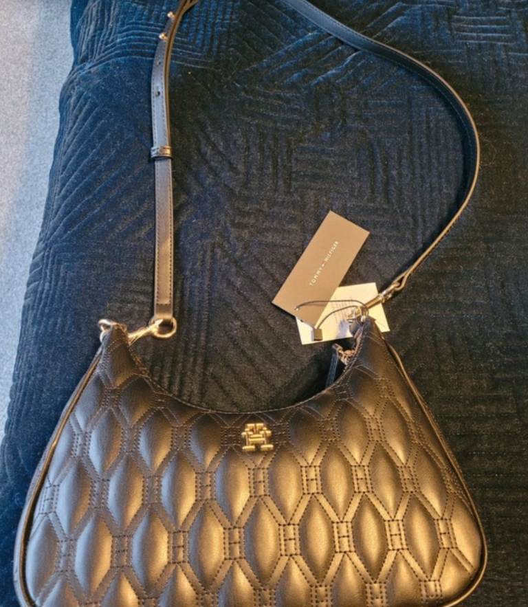 Tommy Hilfiger Refined Crossover Quilt Bag