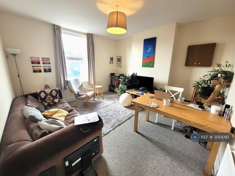 3 bedroom flat in Lower Ashley Road, Bristol, BS2 (3 bed) (#3013092)