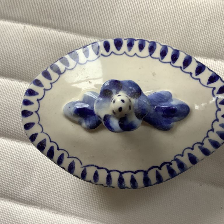 Ghzel glazed pottery