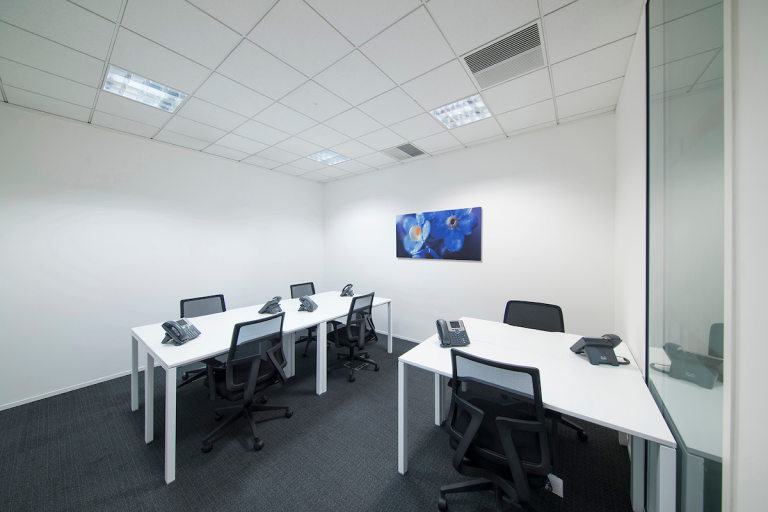 Slough - SL14DX \ Secure an Office with 5 Workstations