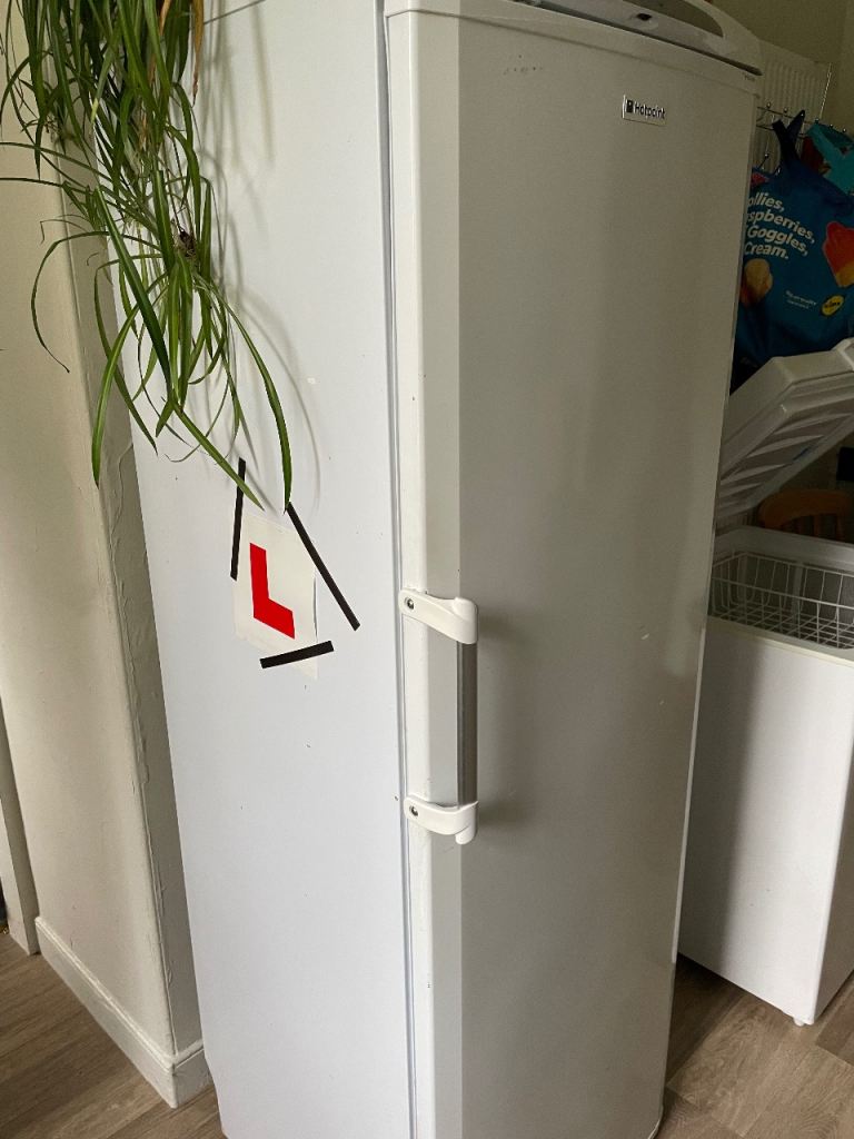 Hotpoint Freestanding Fridge Freezer – White, Good Condition