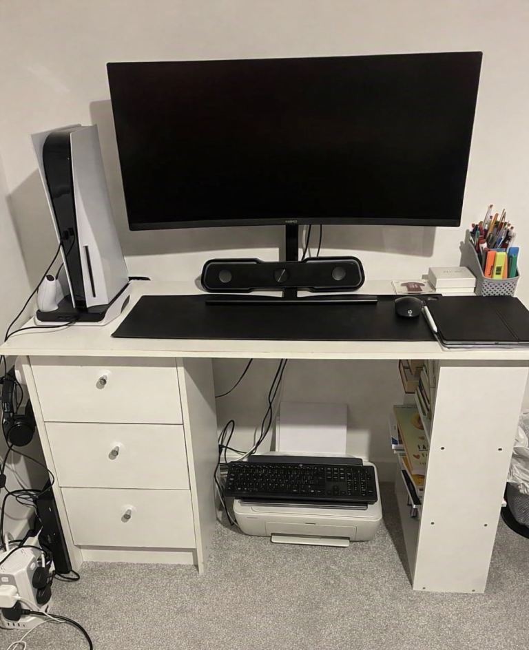 White Desktop with Drawers and Shelving – Good Condition
