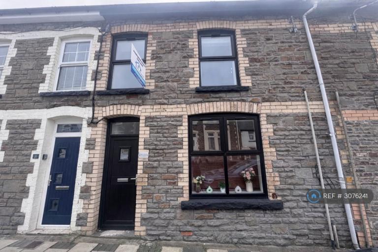 2 bedroom flat in Gilfach St, Bargoed, CF81 (2 bed) (#3076241)