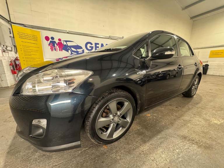 TOYOTA AURIS 1.8 VVT-h T4 2012