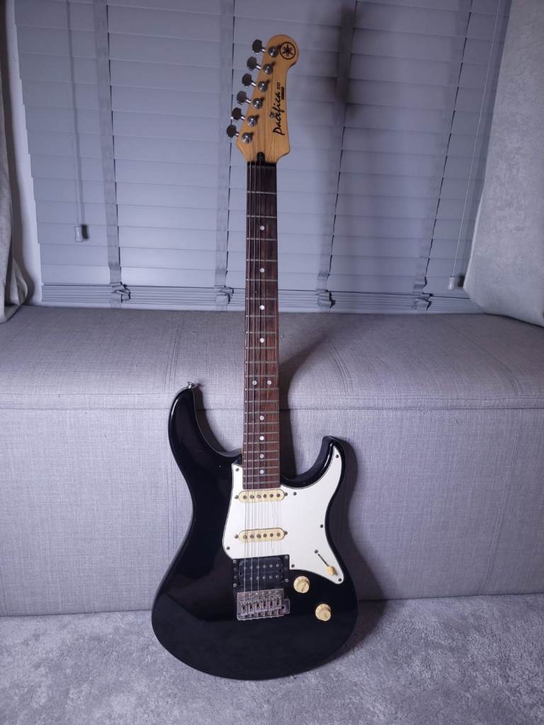 Rare Vintage Yamaha Pacifica Electric Guitar 1989/1990 + Ritter Guitar Case