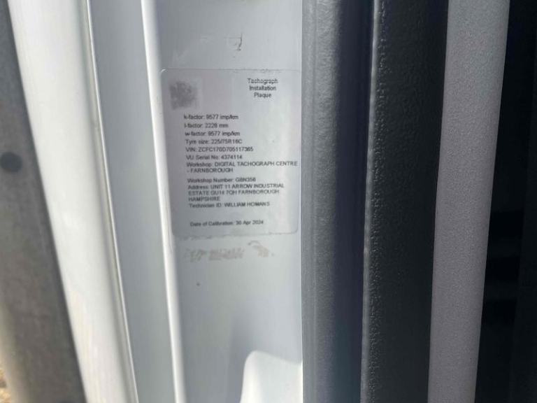 Iveco Daily 70C18 20FT Luton Box Van Taillift Truck Diesel Auto 7.2 Ton Lorry