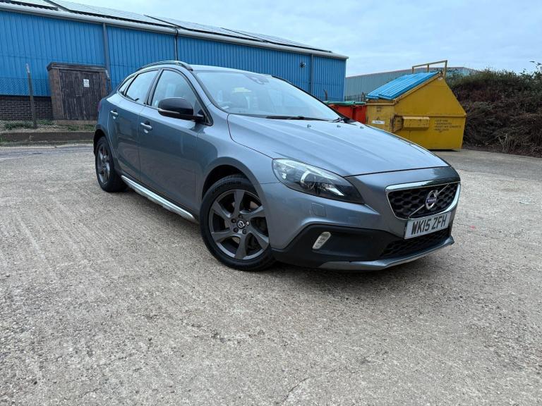 image for 2015 Volvo V40 Cross Country 2.0 D2 Lux Euro 6 (s/s) 5dr HATCHBACK Diesel Manual