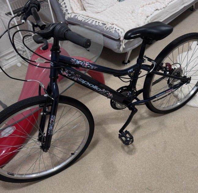 Apollo Kinx Junior Hybrid Bike - 24" Wheel - excellent used condition (as new)