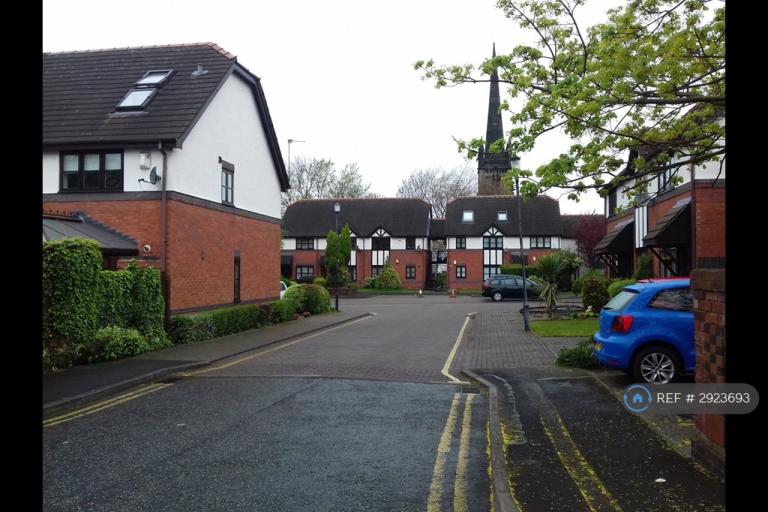 2 bedroom flat in Mulberry Mews, Stockport, SK4 (2 bed) (#2923693)