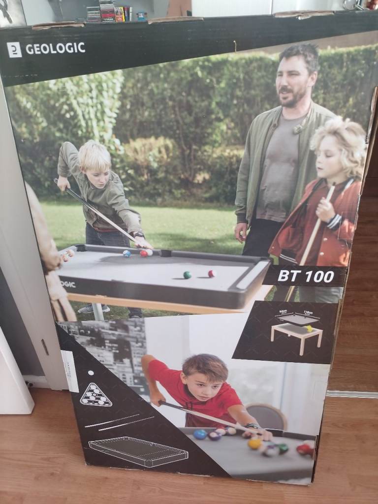 Table top pool table