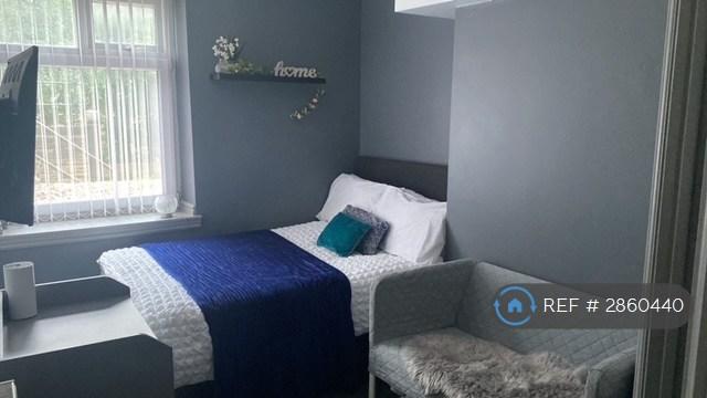 1 bedroom in Bankfield Road, Huddersfield, HD1 (#2860440)