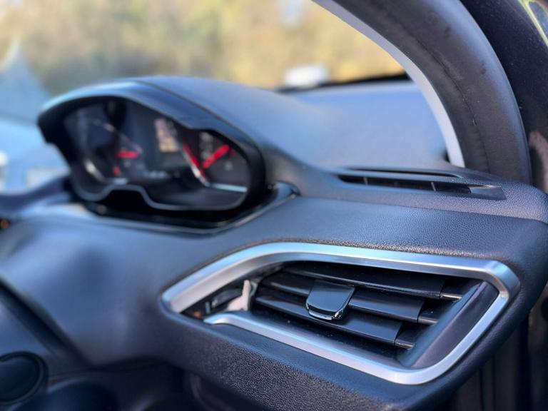 2014 Peugeot 208 1.2 VTi PureTech Active Euro 5 3dr HATCHBACK Petrol Manual