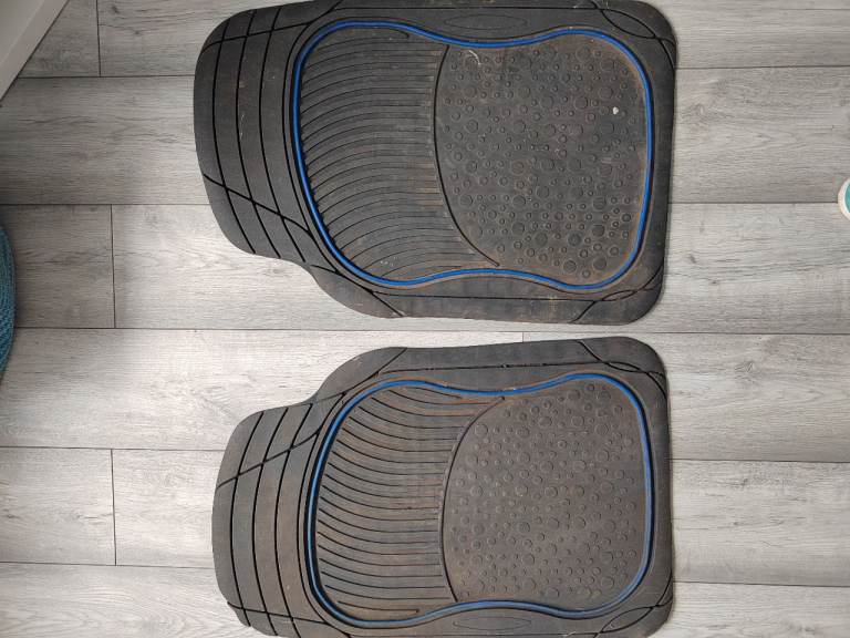 Car Mats Pair for Front, Rubber, Good Condition 
