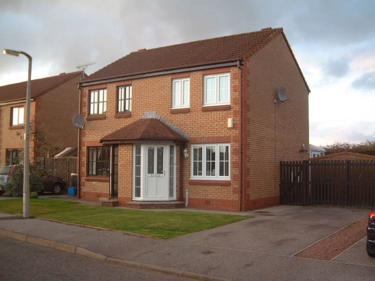 Mordern 2 Bedroom Semi-Detached House