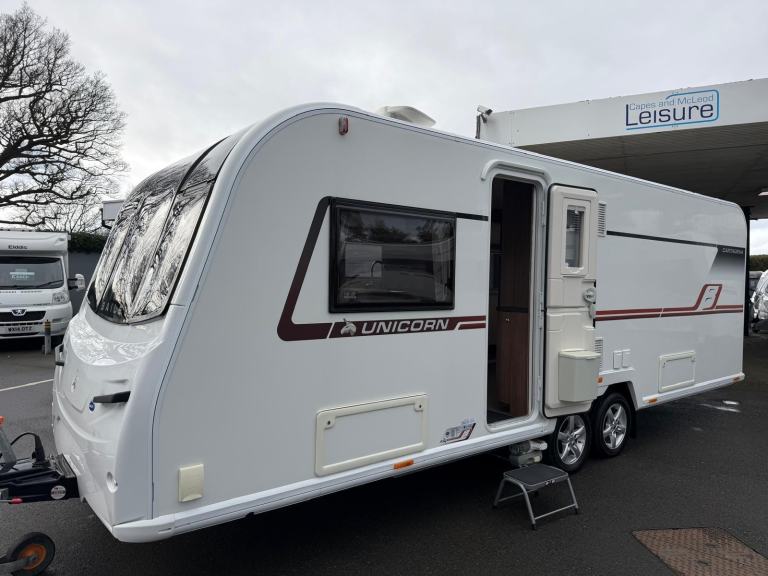 2018 BAILEY UNICORN CARTAGENA, 4 BERTH CARAVAN WITH ISLAND BED & MOVER