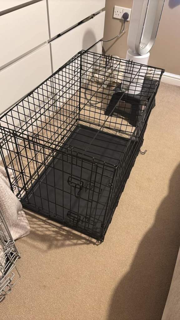 Dog cage 