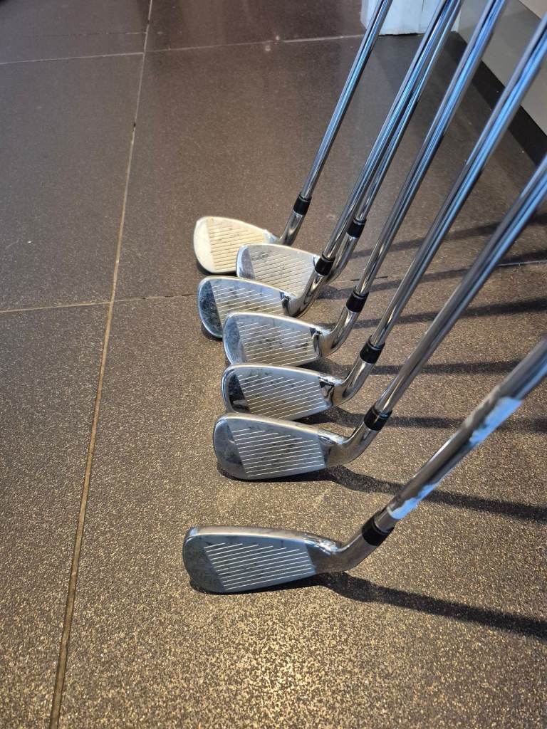 Wilson staff d9 irons
