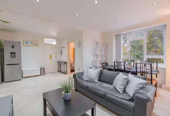 3 Bedroom Flat in St Johns Wood to Rent for £3000 per month