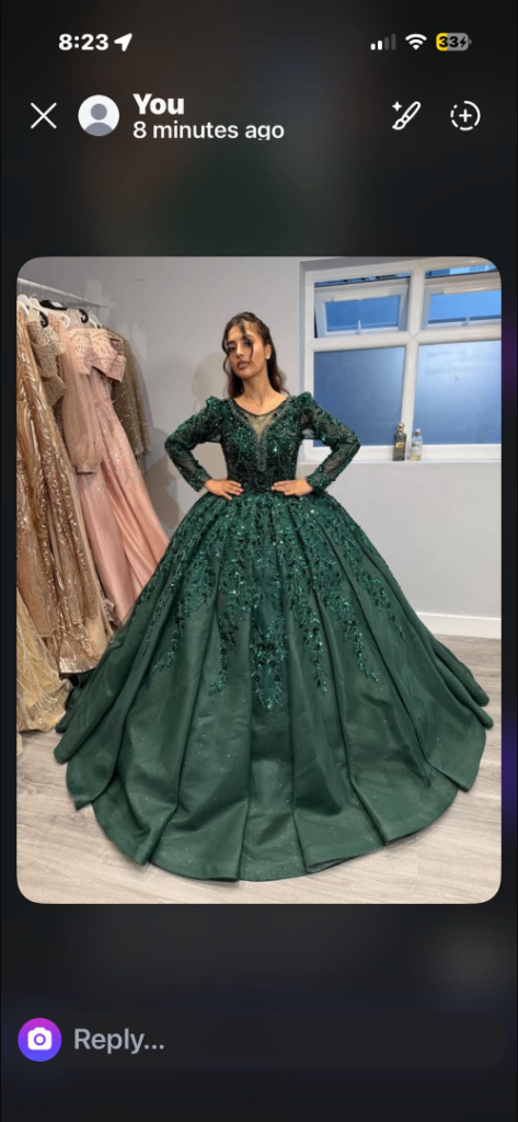 Stunning Green Ball Gown / Prom Dress – Excellent Condition
