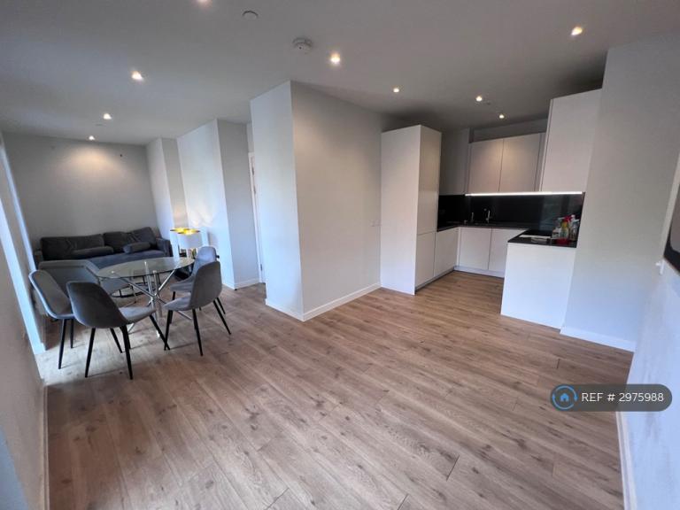 2 bedroom flat in Aspin Lane, Manchester, M4 (2 bed) (#2975988)