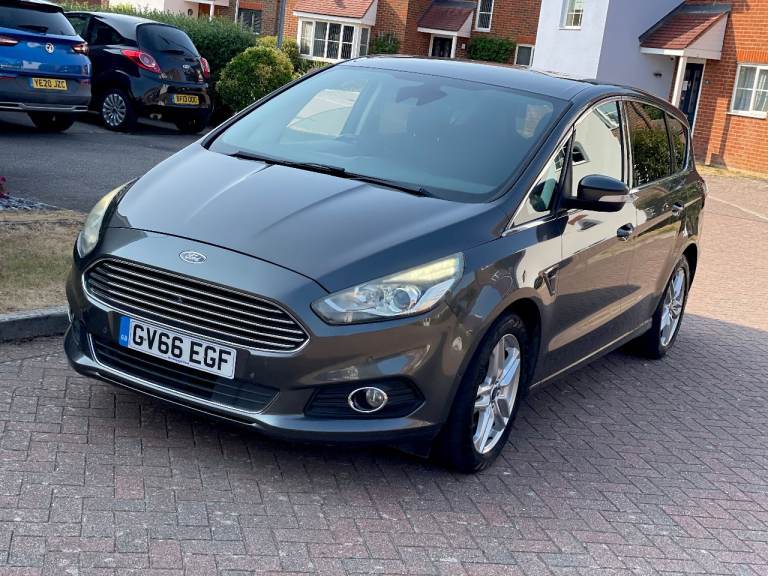 2017 Ford S-MAX 2.0 TDCI Titanium 2.0 AUTOMATIC - 7 Seater - New Cambelt - Full Service History