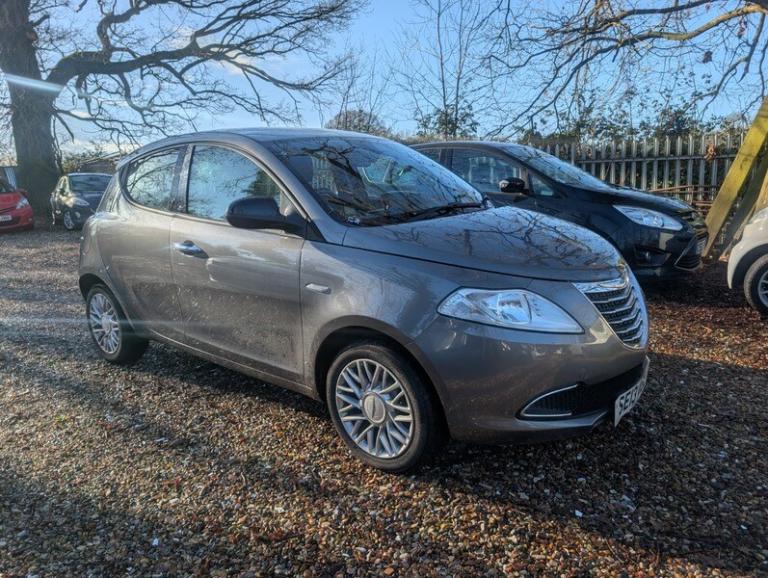 Chrysler Ypsilon SE ulez 5 door grey, hpi clear, petrol manual