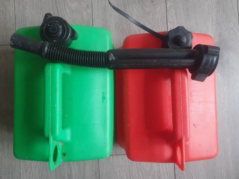 5L Plastic Jerry cans Qty 2
