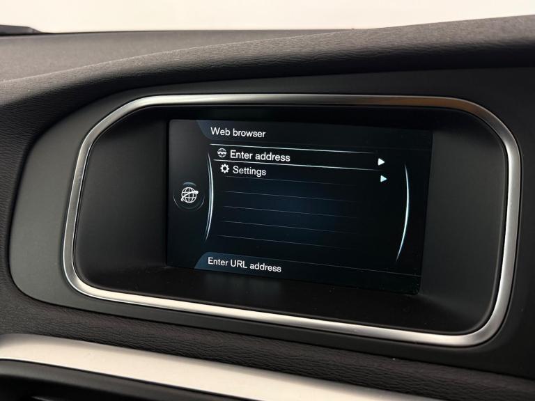 2016 Volvo V40 D2 [120] Momentum Nav Plus 5dr Geartronic HATCHBACK DIESEL Automatic