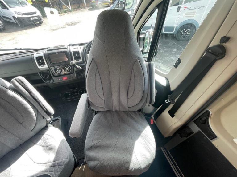 Sunlight Cliff 640 3 Berth 4 Belt Rear Transverse Bed Dinette Conversion Camperv