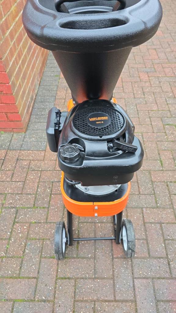 BRAND NEW PETROL WOOD CHIPPER 