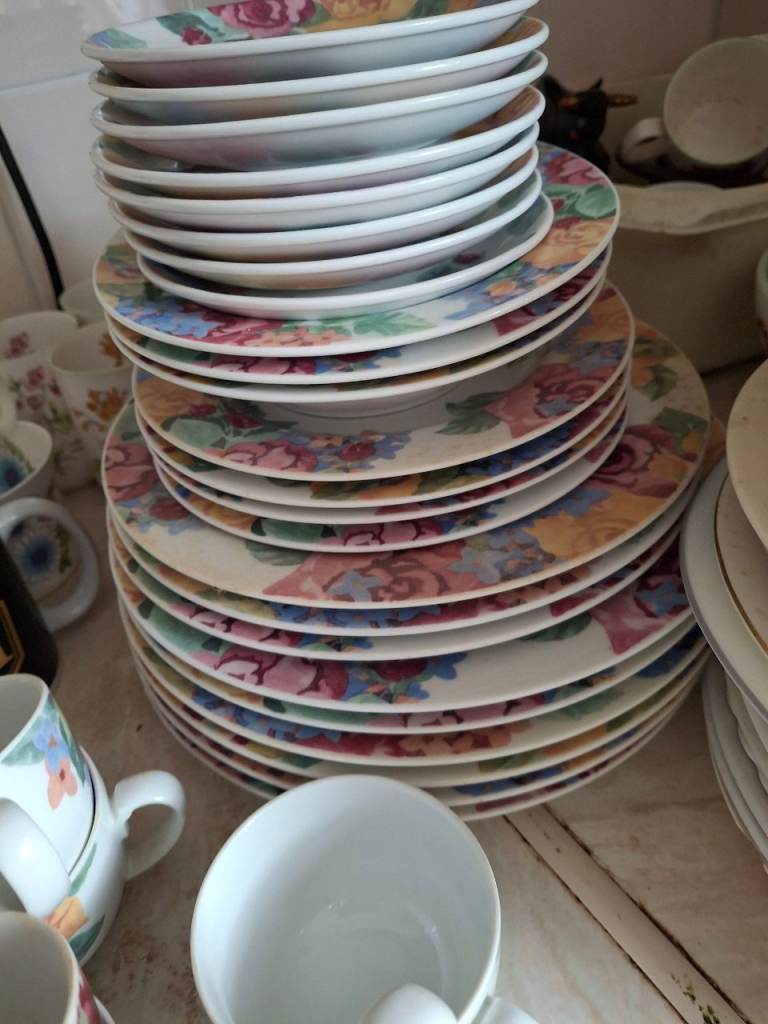 Dinner set Cloverleaf Pot Pourri fine porcelain x 33 pieces 