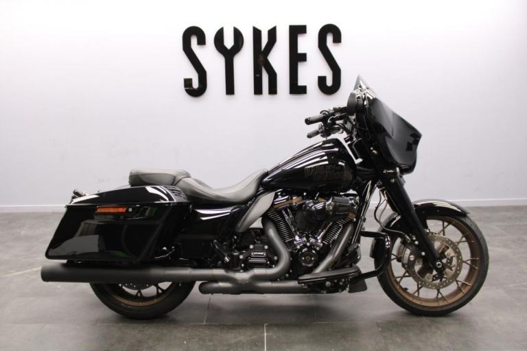 2022 Harley-Davidson FLHXST Touring Street Glide ST in Vivid Black