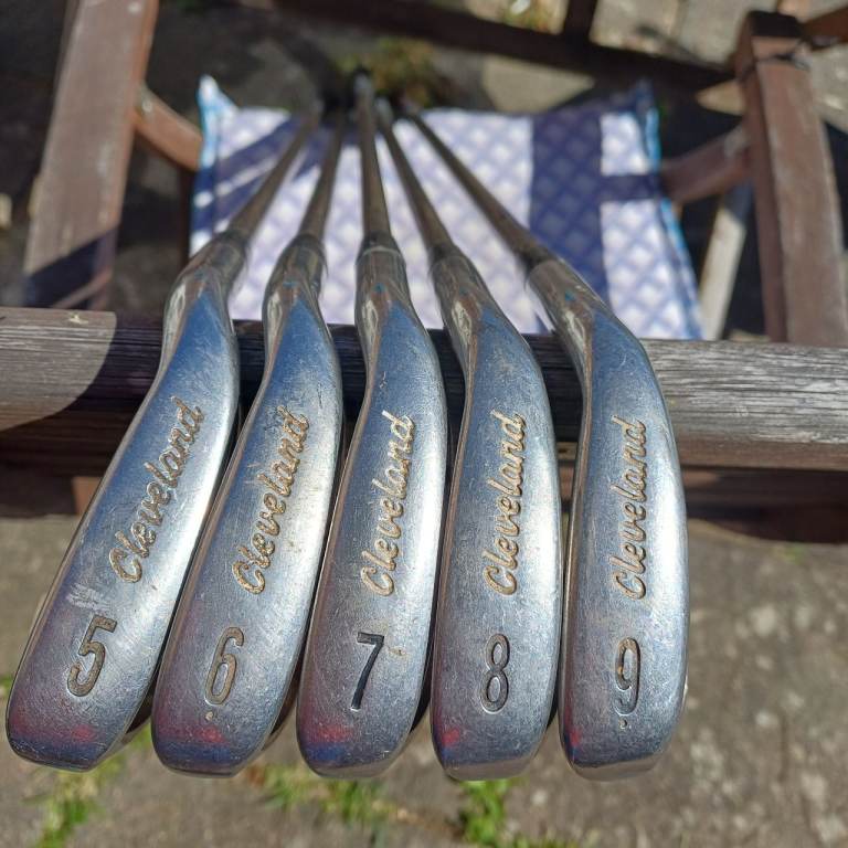 Set of Ladies’/women’s Cleveland Golf irons, good condition