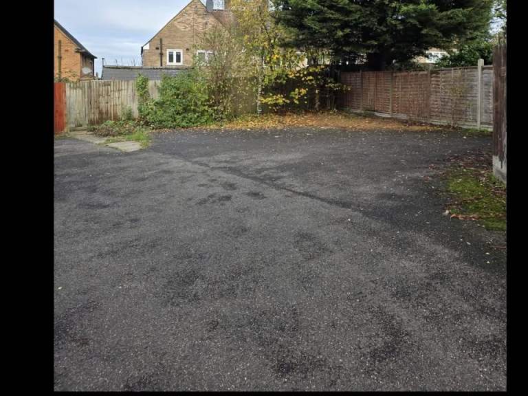 Private Parking Space to Rent – Enfield N21 | 24/7 Access | Stashbee