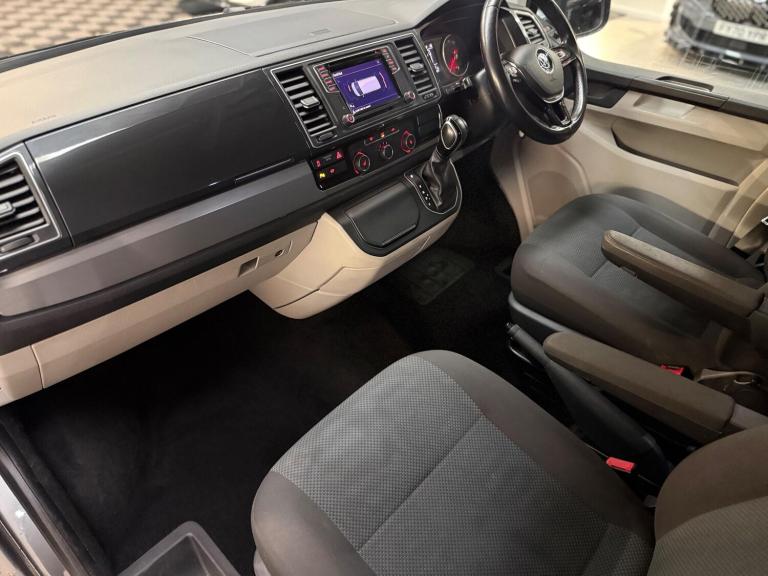  Volkswagen Transporter 2.0 TDI T32 Highline Kombi DSG FWD SWB Euro 6 (s/s) 5dr Diesel Automatic