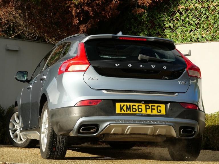 2016 Volvo V40 Cross Country 2.0 T5 Pro Hatchback 5dr Petrol Auto AWD Euro 6 (s/s) (245 ps) Hatch...