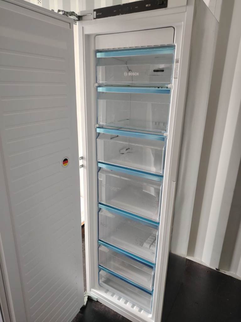 Bosch Series 4 GIN81VEE0G Fully Integrated Upright Freezer Frost Free with Fixed Hinge - F Rated