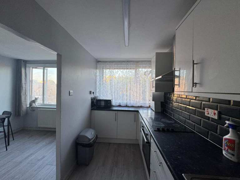 🏡 Single In Whitechapell 🏡🗝