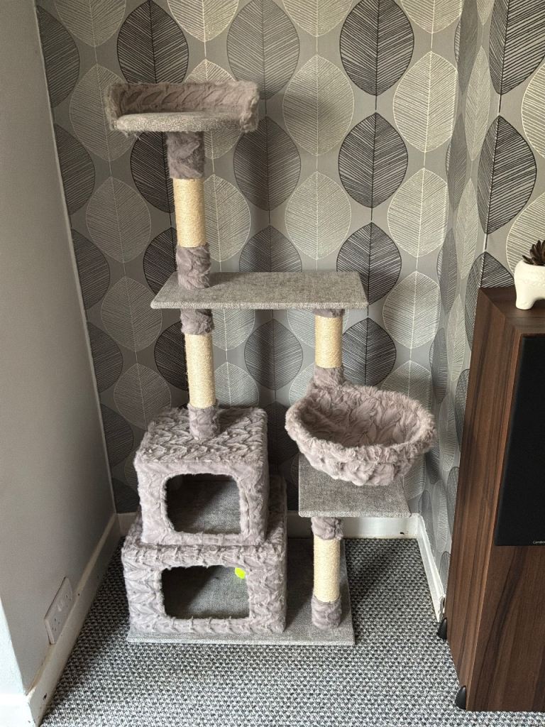 Cat tree