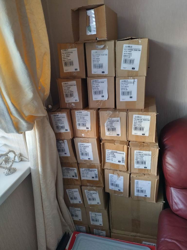 image for HUGE JOB LOT OF CD'S ALL BRAND NEW & SEALED, VARIOUS ARTISTS RESALE VALUE £4000