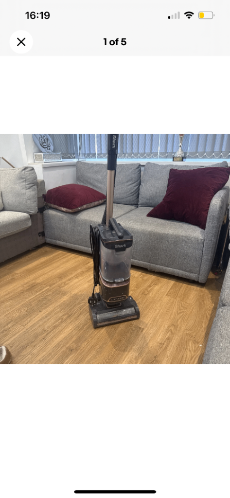 Shark Corded Upright Vacuum, Anti-Hair Wrap [NZ690UK] Lift-Away, DuoClean