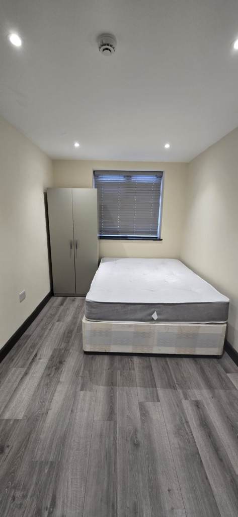 Studio flat to Let in Barnet, Barnfield Rd, No deposit required, Dss welcome