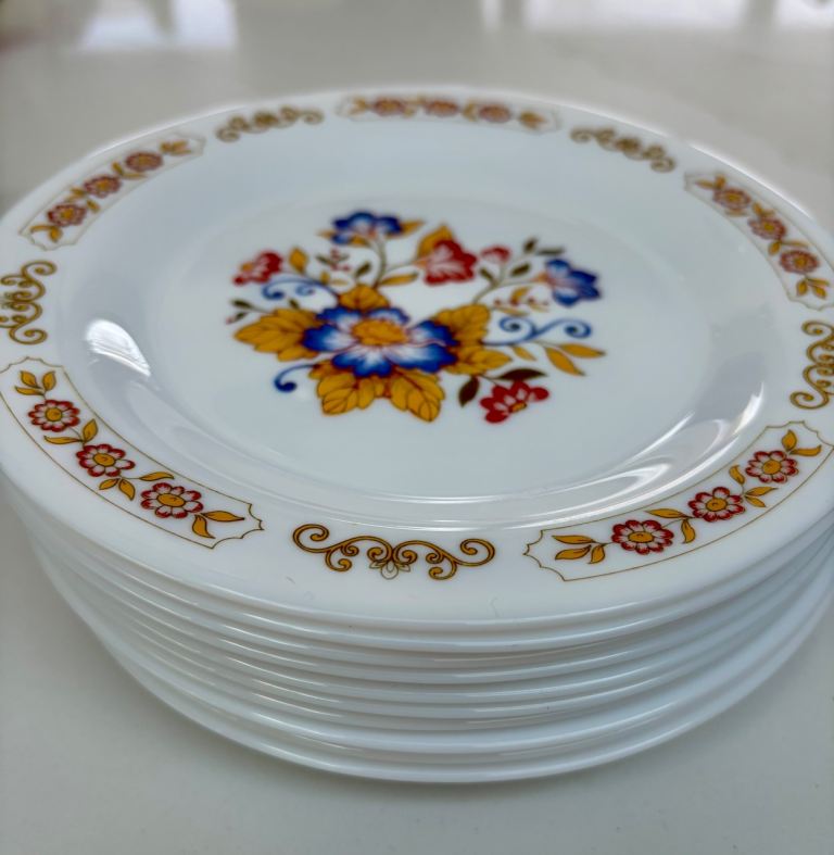 Set of 10 Arcopal side plates passion flower design