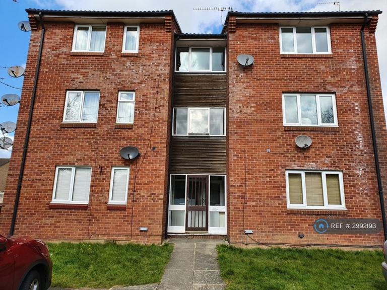 Studio flat in Marney Road, Grange Park, Swindon, SN5 (#2992193)